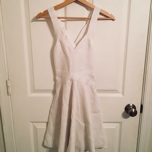 GUESS bodyfit dress crossback straps